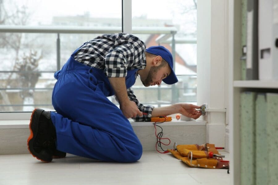What Type of Work Can a Handyman Do Legally